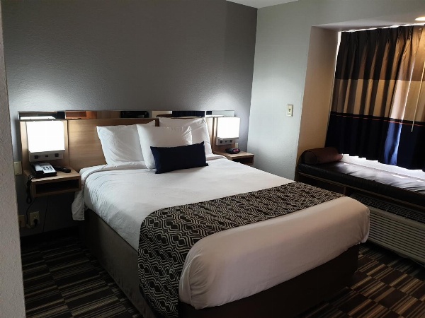 Microtel Inn & Suites by Wyndham Augusta Riverwatch image 2